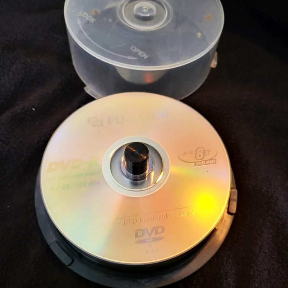 DVD-R Fujifilm blank Recordable DVDs 16 pack unused for data and video 4.7 GB
